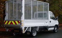 Fully galvanised cage with tail lift