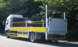 Dropside with tail lift